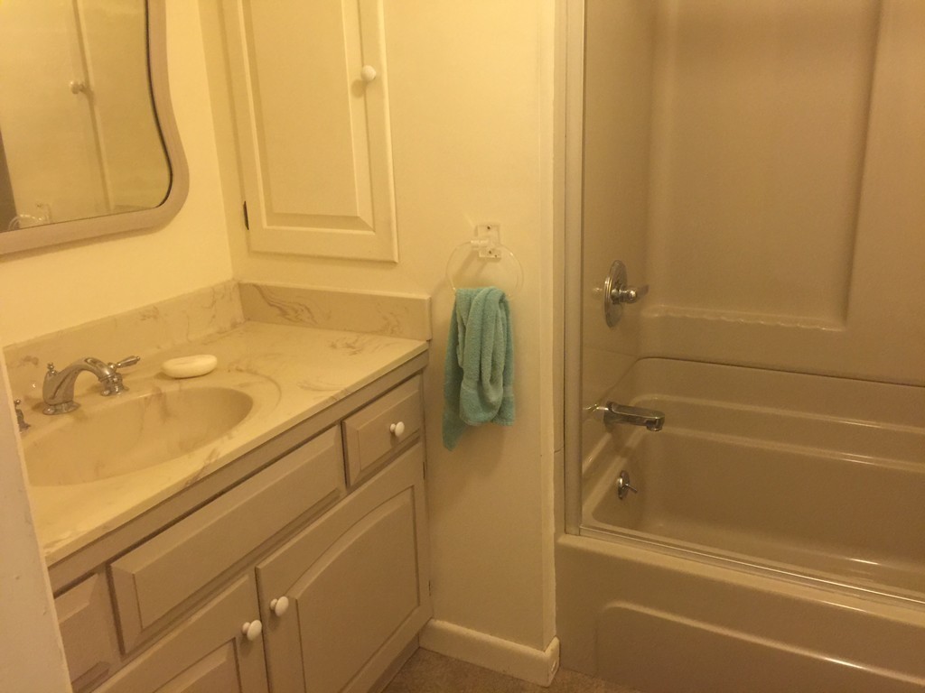 272 Morgan Road West Springfield, MA 01089 - Photo 4 of 19