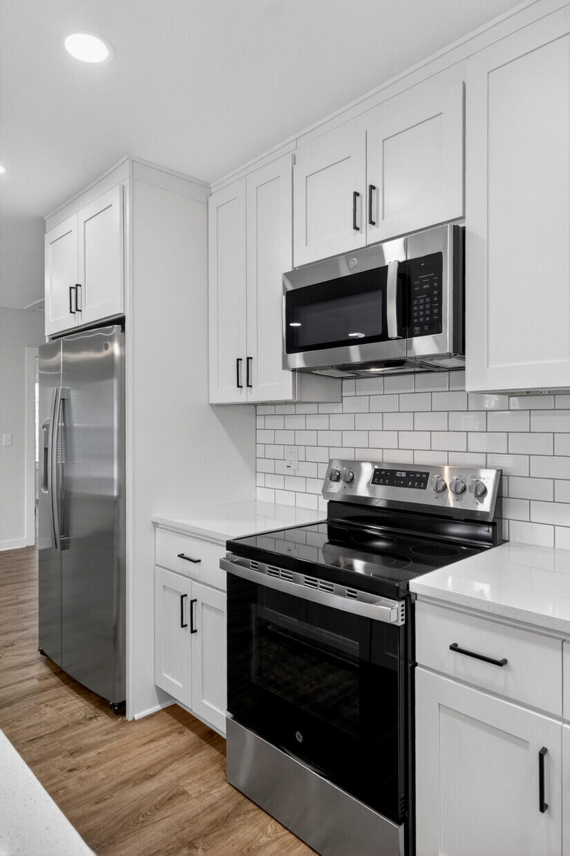 2136 Commander Road North Charleston, SC 29405 - Photo 11 of 31