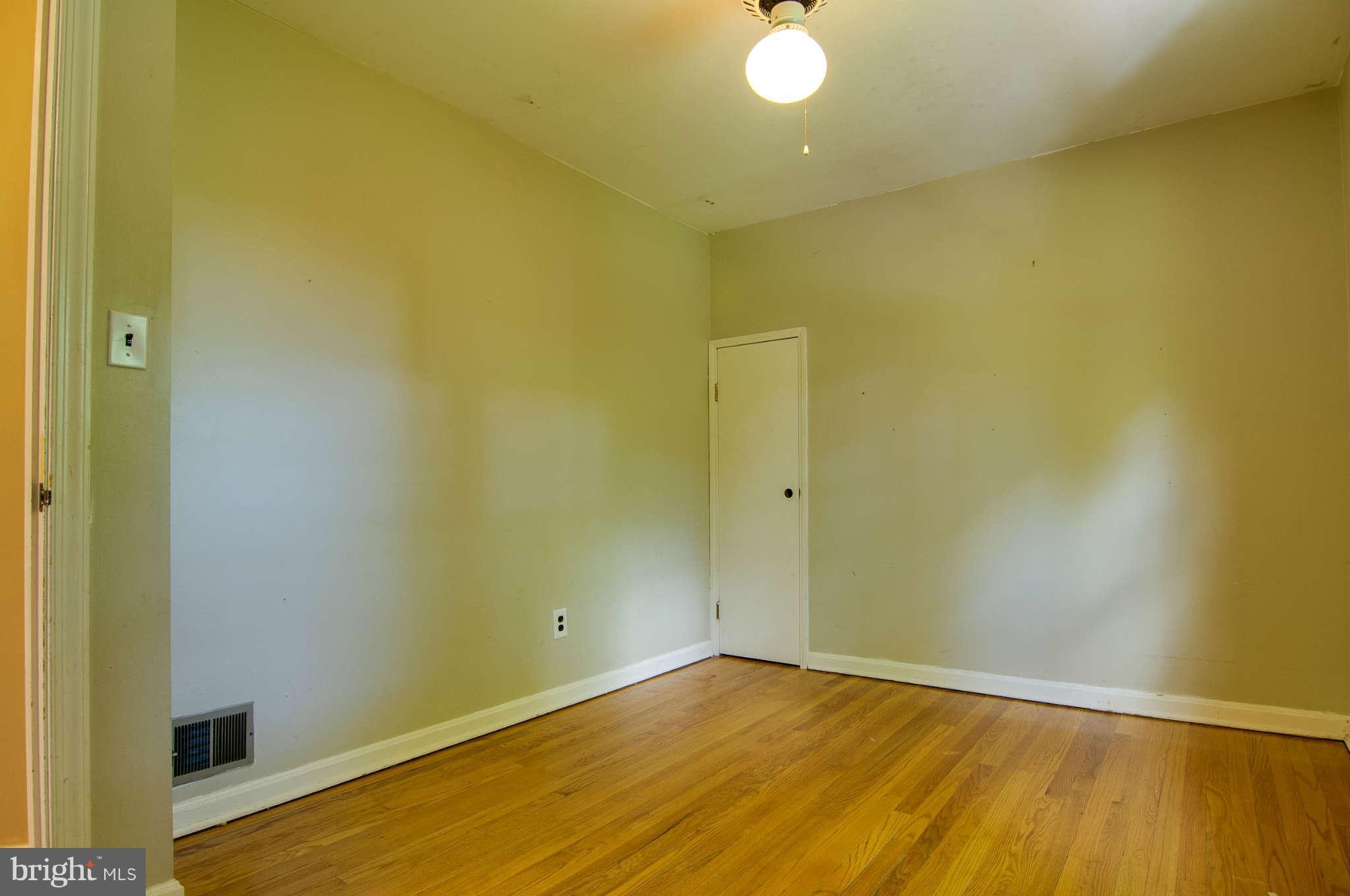 5900 Lockwood Road Cheverly, MD 20785 - Photo 22 of 30 Bedroom #3