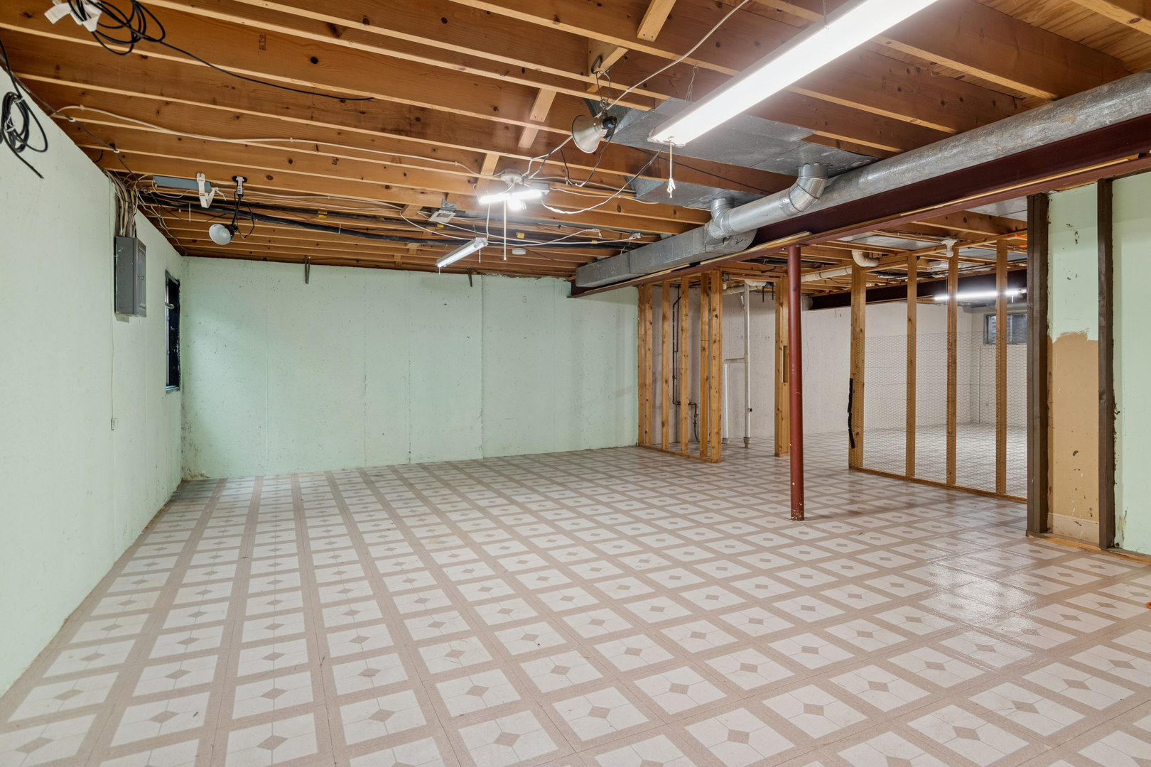 101 Aberdeen Court Geneva, IL 60134 - Photo 15 of 23 a view of empty room