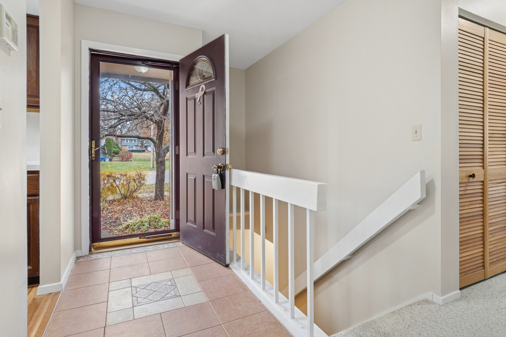 101 Aberdeen Court Geneva, IL 60134 - Photo 3 of 23 a view of entryway with a front door