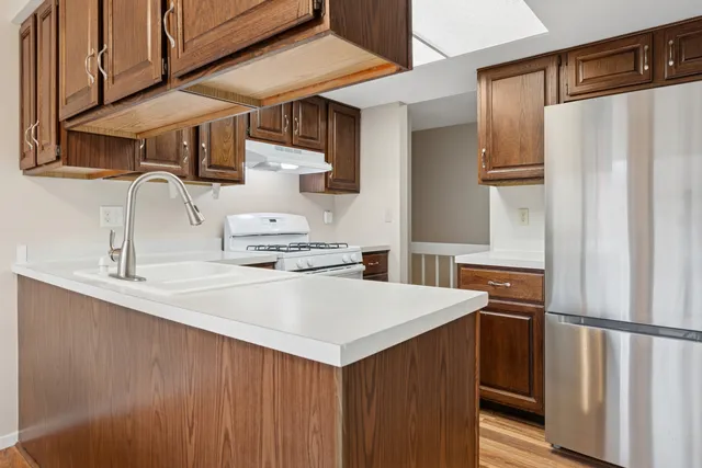 $259,000 | 101 Aberdeen Court, Geneva, IL 60134