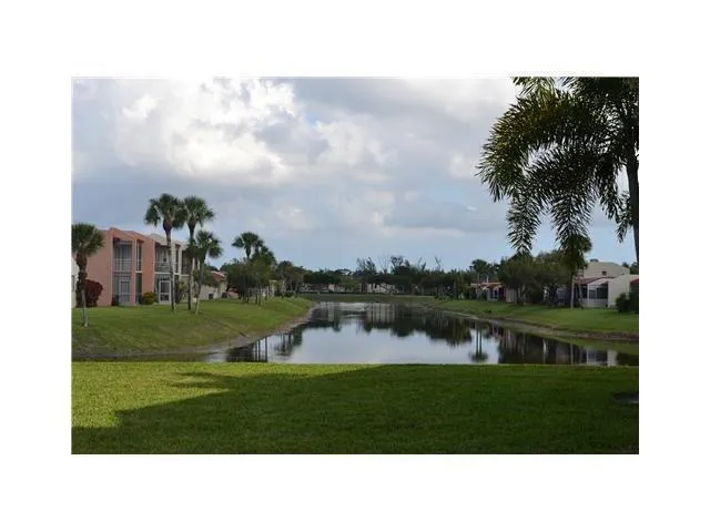 $1,800 | 1473 Lake Crystal Drive, Unit F, West Palm Beach, FL 33411