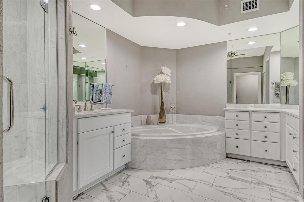 401 North Point Road, Unit 304 Osprey, FL 34229 - Photo 38 of 95