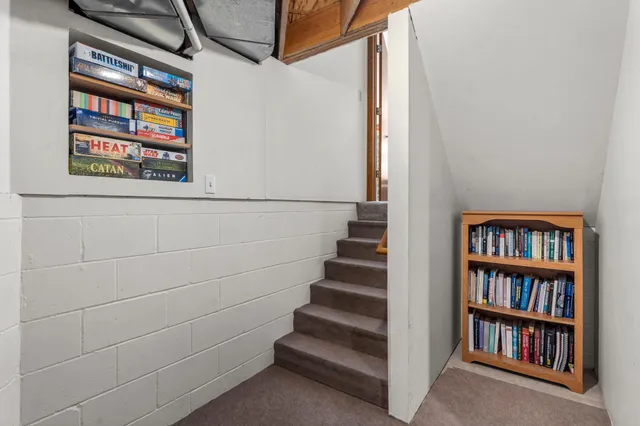 $335,000 | 824 Winterberry Drive, Woodbury, MN 55125