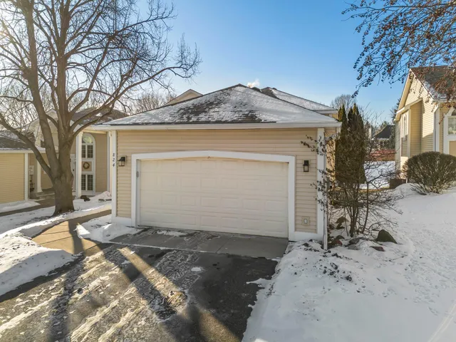 $335,000 | 824 Winterberry Drive, Woodbury, MN 55125