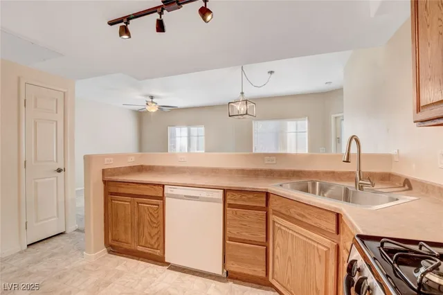 $1,500 | 9303 Gilcrease Avenue, Unit 1229, Las Vegas, NV 89149