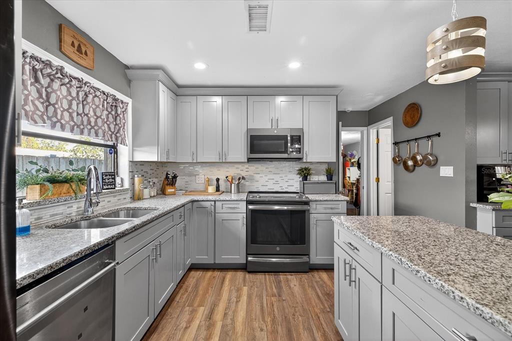 8021 Cedar Run Drive Port Richey, FL 34668 - Photo 2 of 27