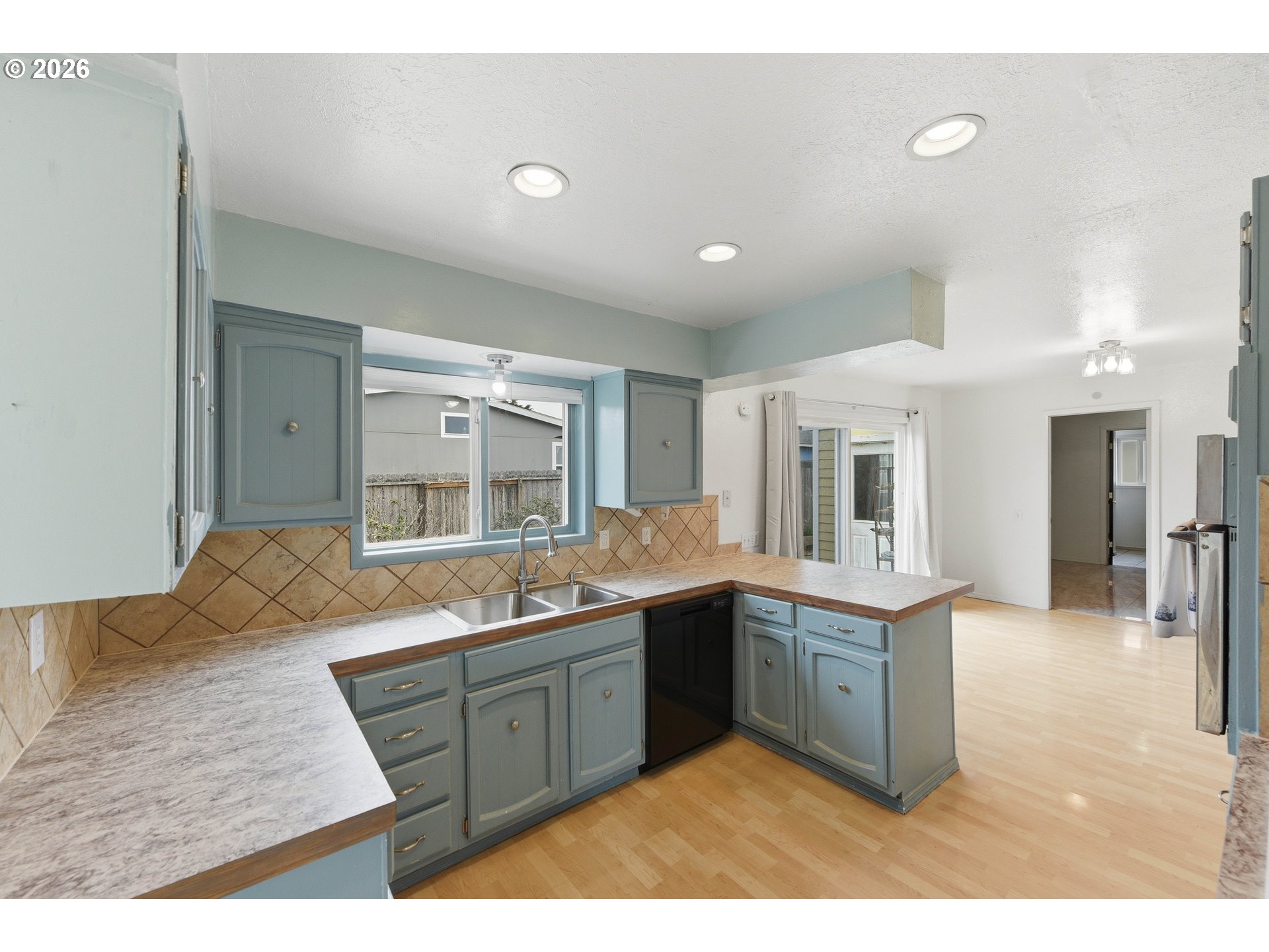 835 12th Street Southwest Bandon, OR 97411 - Photo 11 of 48