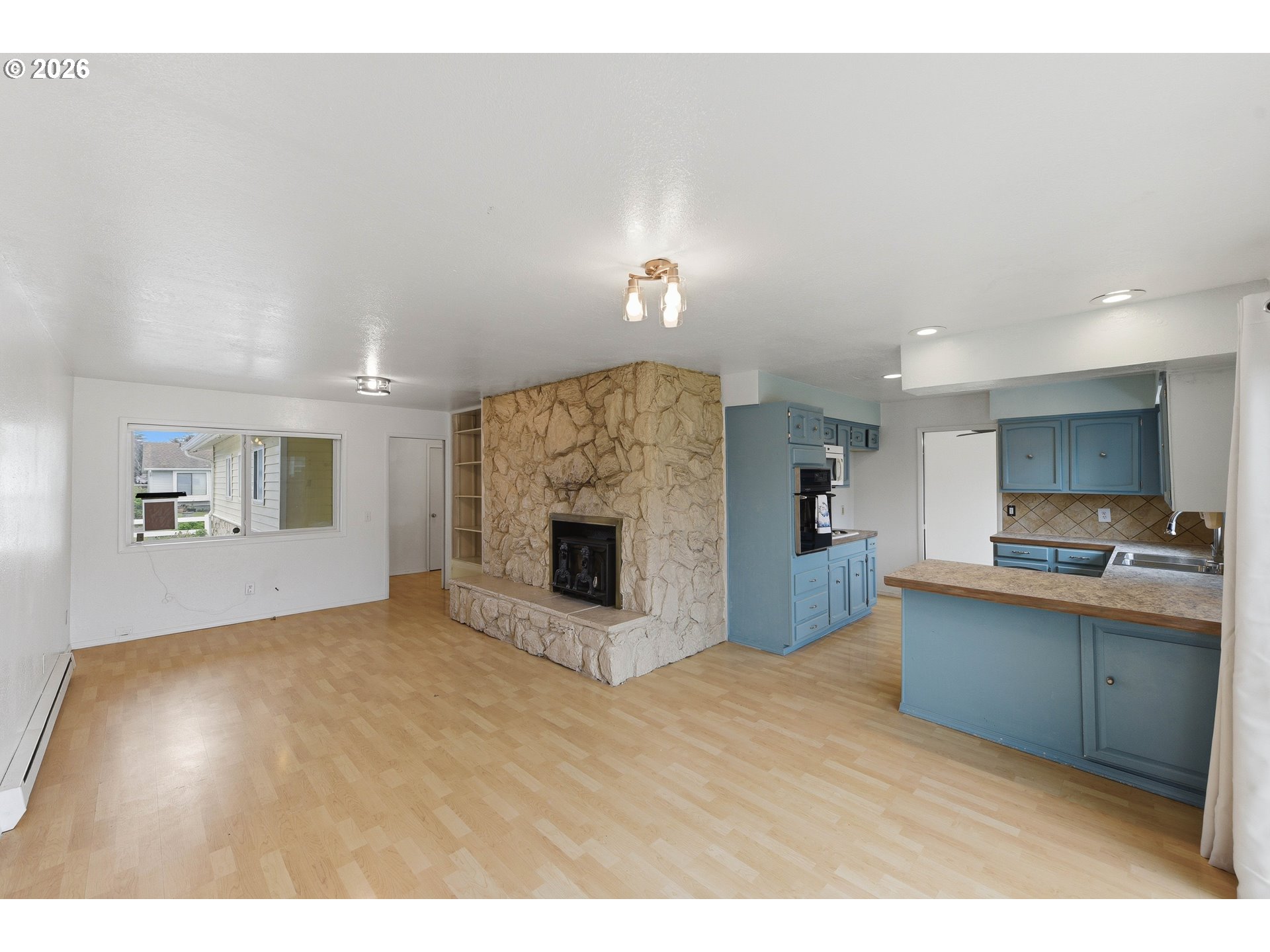 835 12th Street Southwest Bandon, OR 97411 - Photo 5 of 48