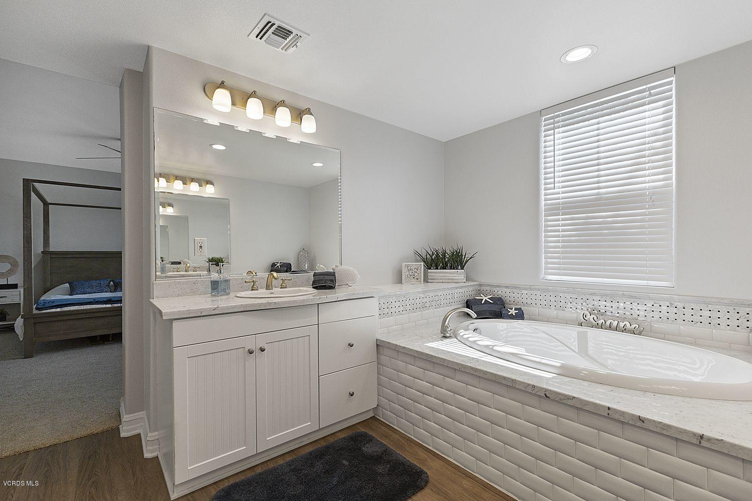 1431 Windshore Way Oxnard, CA 93035 - Photo 16 of 33 021_1431-windshore-way-oxnard-ca-usa-009