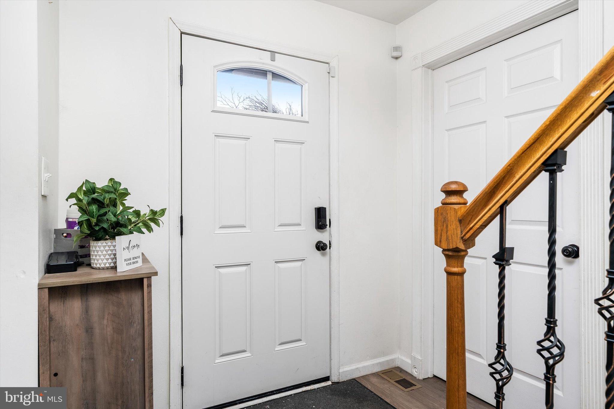 3 Scenic View Drive Sicklerville, NJ 08081 - Photo 2 of 26 a view of an entryway with wooden floor