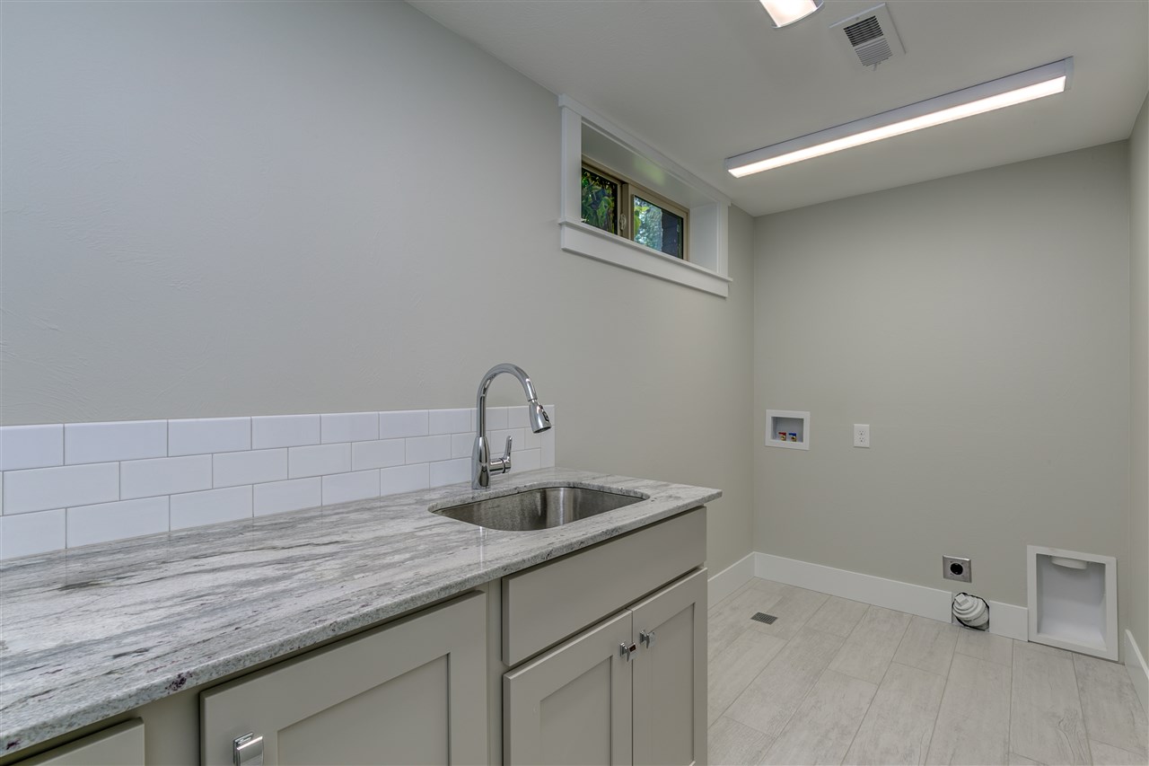4129 South Linke Road Greenacres, WA 99016 - Photo 14 of 20
