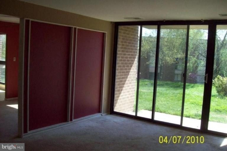 7955 Riggs Road, Unit 4 Hyattsville, MD 20783 - Photo 2 of 4 Living Room