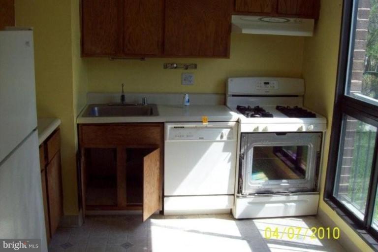 7955 Riggs Road, Unit 4 Hyattsville, MD 20783 - Photo 3 of 4 Kitchen