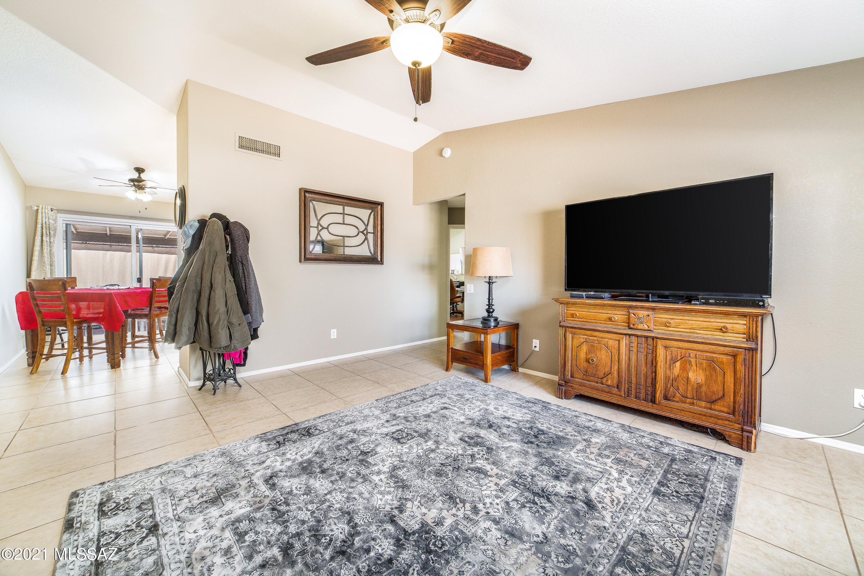 8697 North Golden Moon Way Tucson, AZ 85743 - Photo 4 of 14