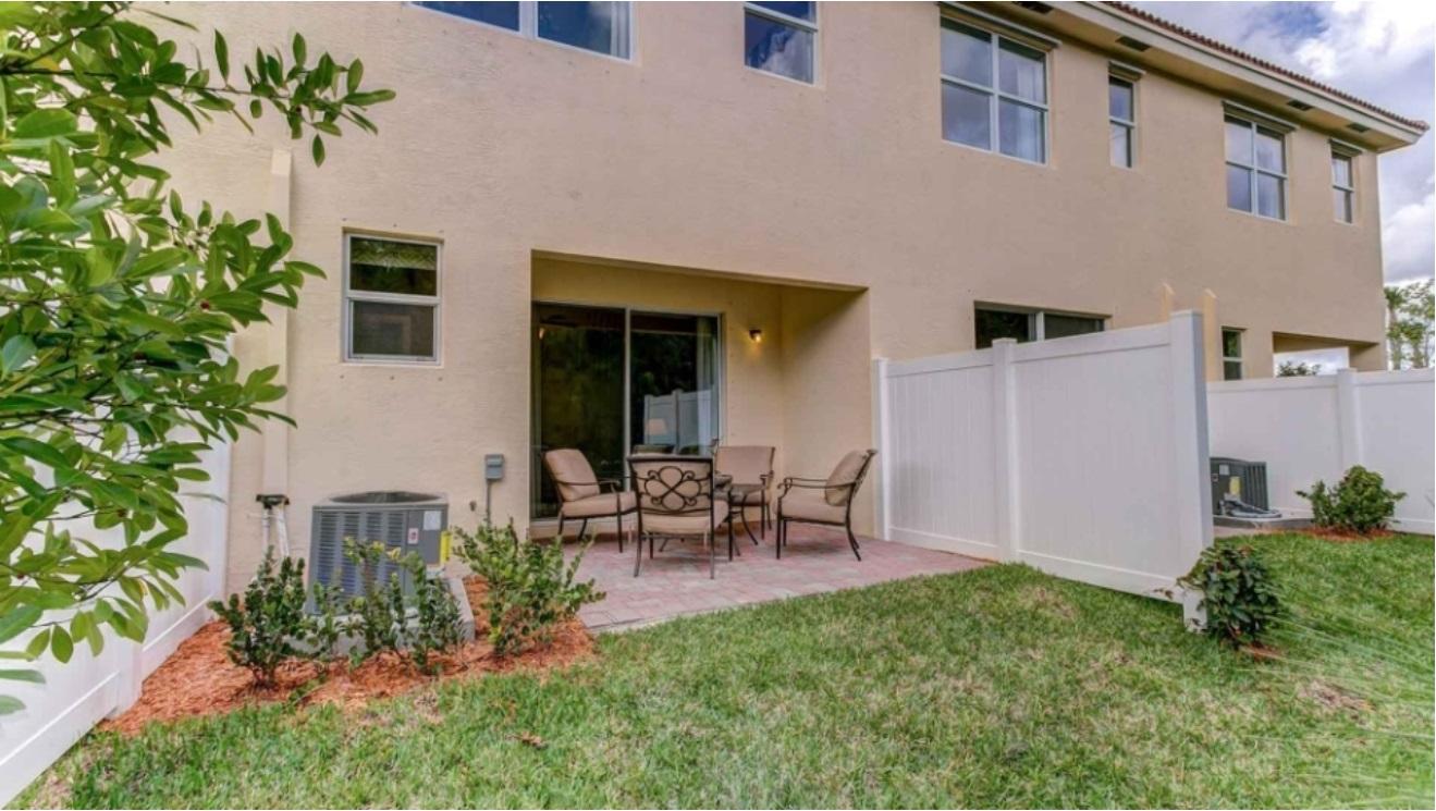 3063 Southwest Otter Lane Stuart, FL 34997 - Photo 7 of 12 Aliso_Covered_Terrace