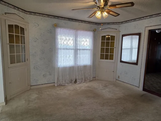 $249,000 | 705 West Commercial Street, Lyndon, IL 61261