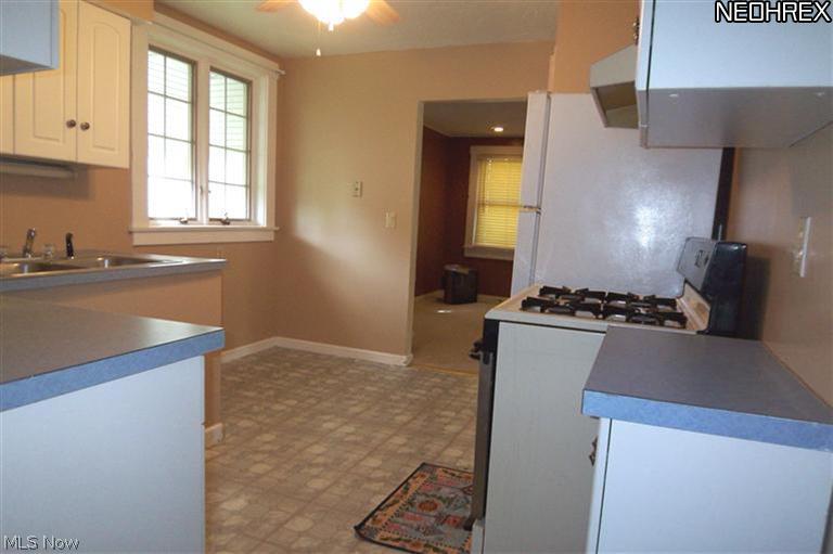 904 South Green Road South Euclid, OH 44121 - Photo 8 of 20