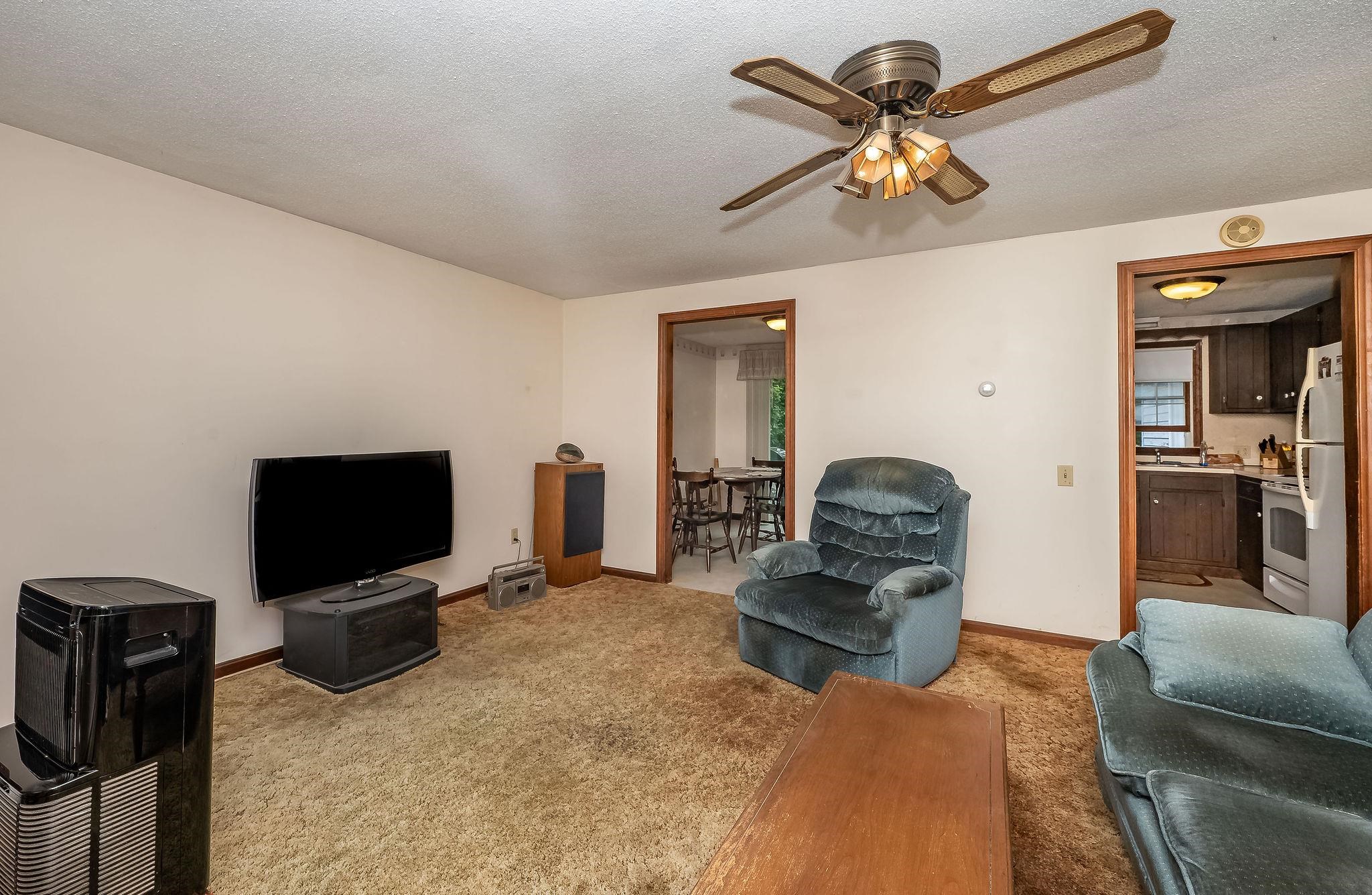 89 Oak Street Rochester, NH 03839 - Photo 11 of 34