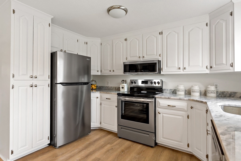 180 Davisville Road Falmouth, MA 02536 - Photo 17 of 28 Gallery Image 17