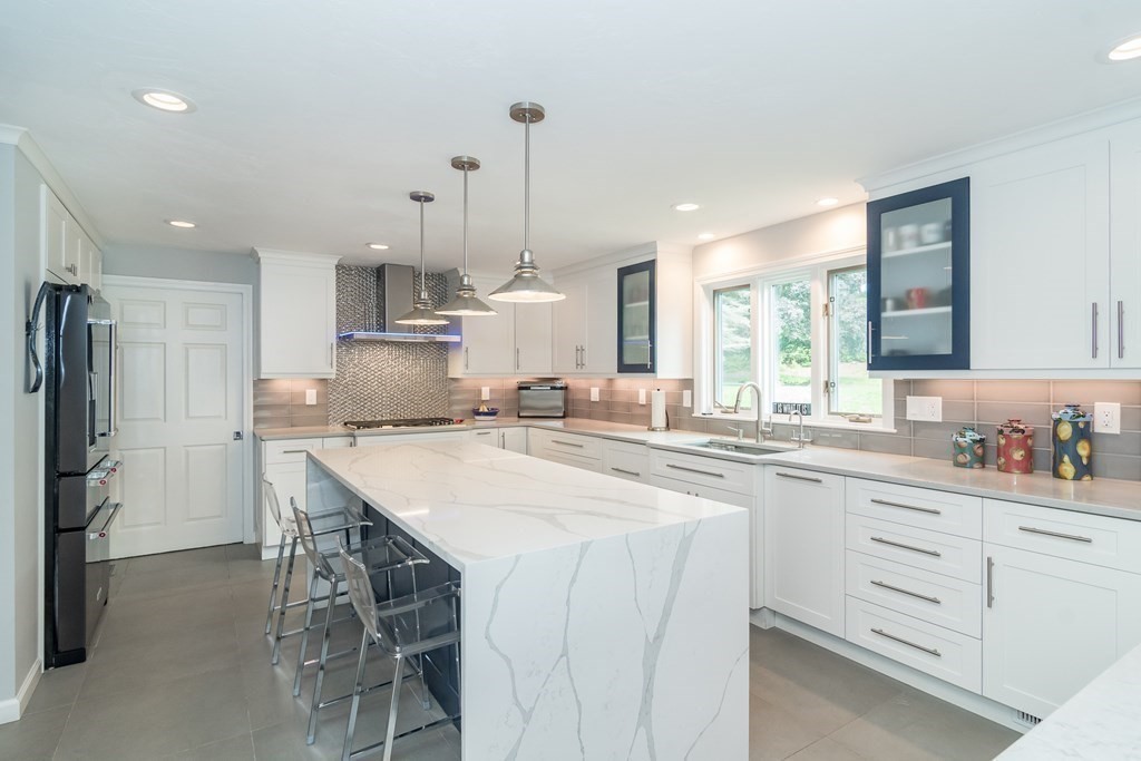 232 Salem End Road Framingham, MA 01702 - Photo 6 of 32 Gallery Image 6