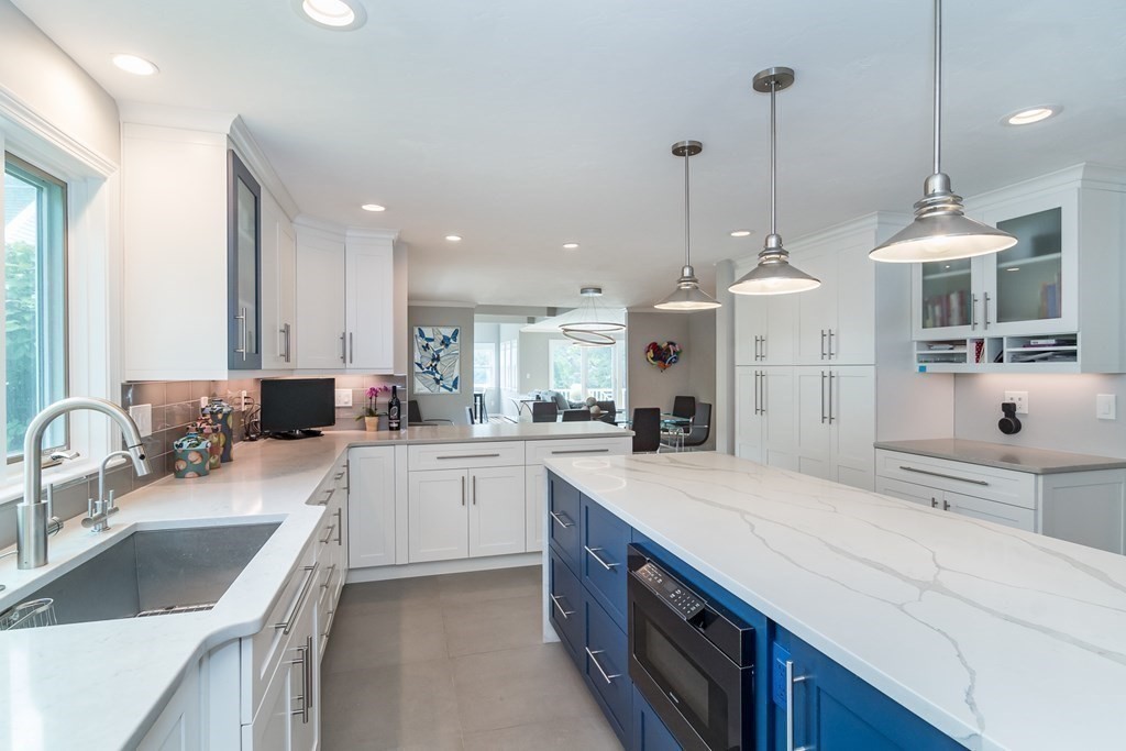 232 Salem End Road Framingham, MA 01702 - Photo 8 of 32 Gallery Image 8