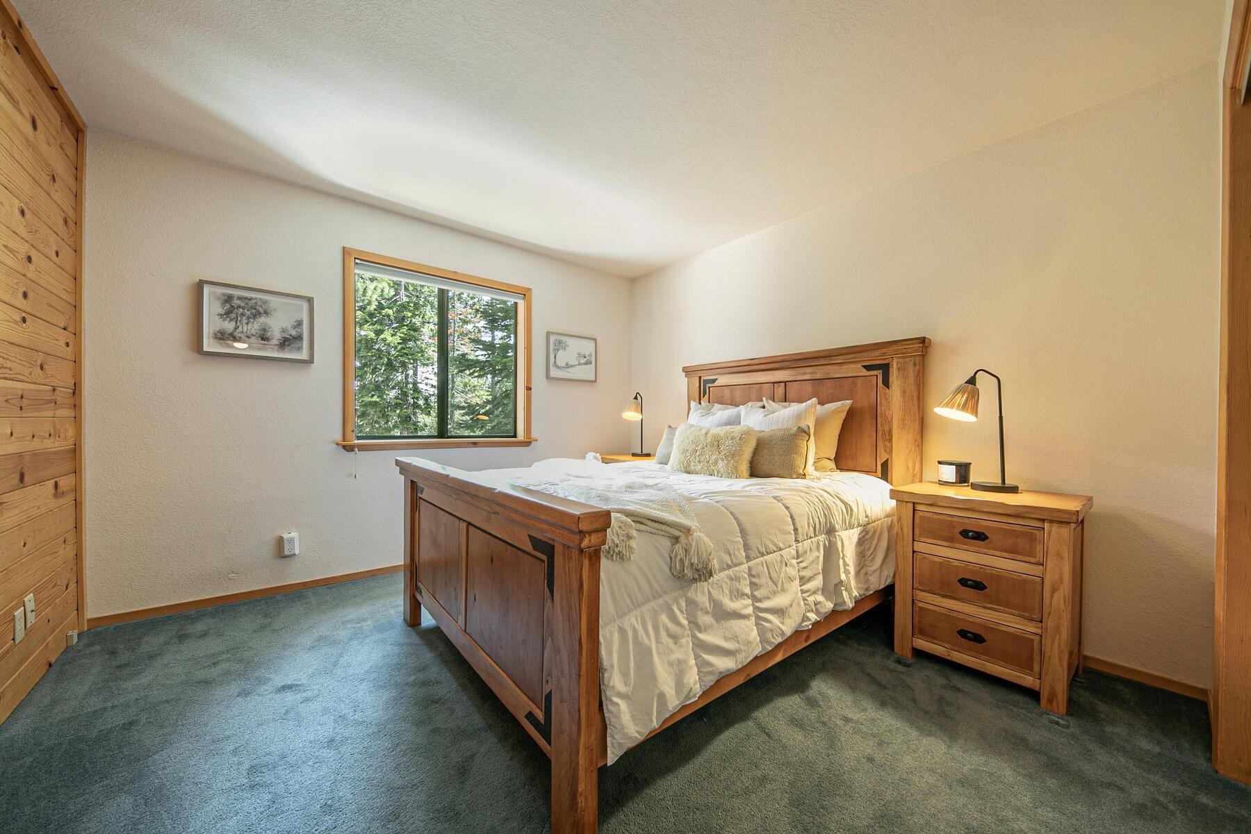 13515 Ski View Loop Truckee, CA 96161 - Photo 22 of 28 a bedroom with a bed and a window