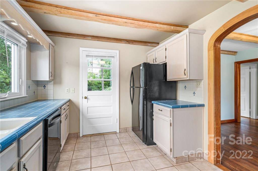 69 Gibson Road Asheville, NC 28804 - Photo 13 of 30 Gallery Image 13