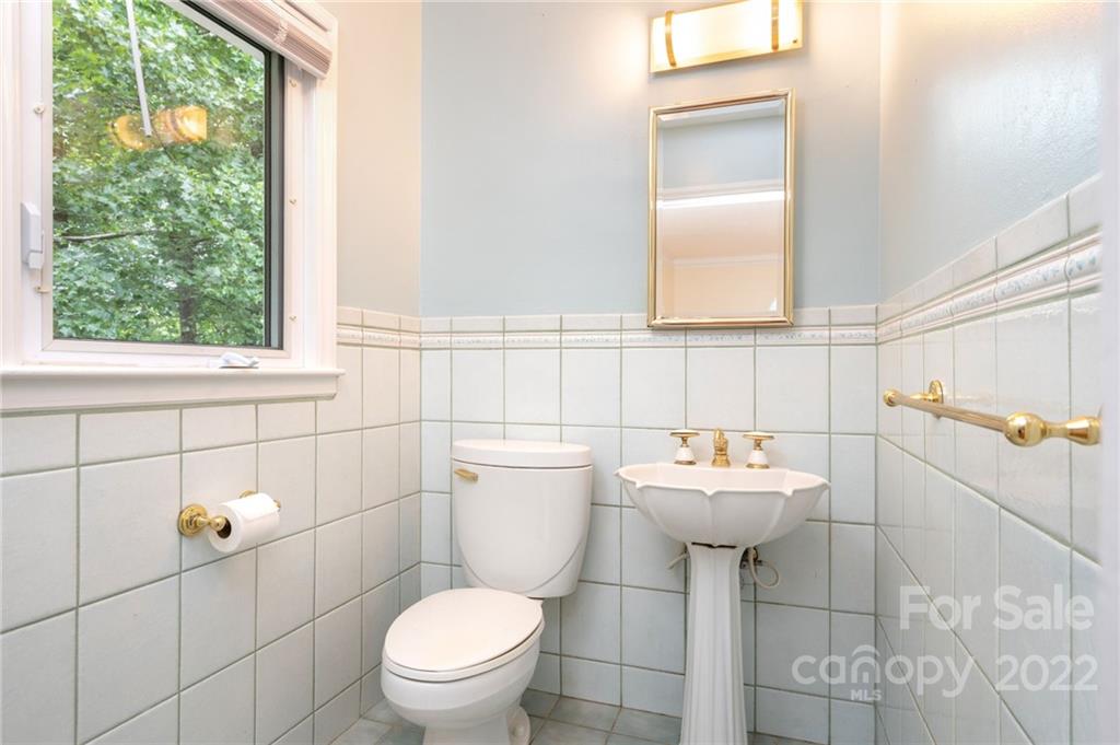 69 Gibson Road Asheville, NC 28804 - Photo 15 of 30 Gallery Image 15