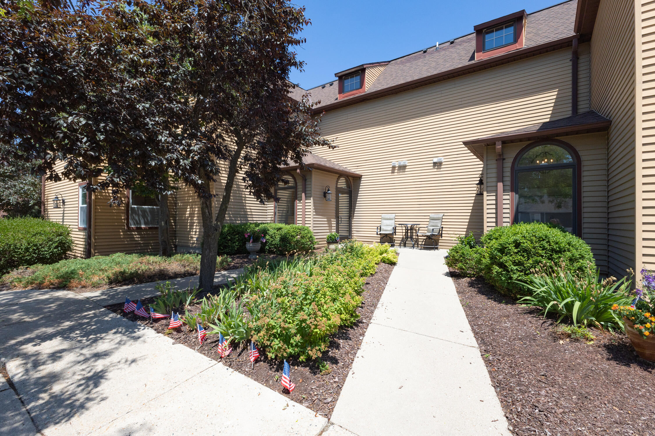 100 Main Street, Unit 201 Pewaukee, WI 53072 - Photo 3 of 59 AK249455-2