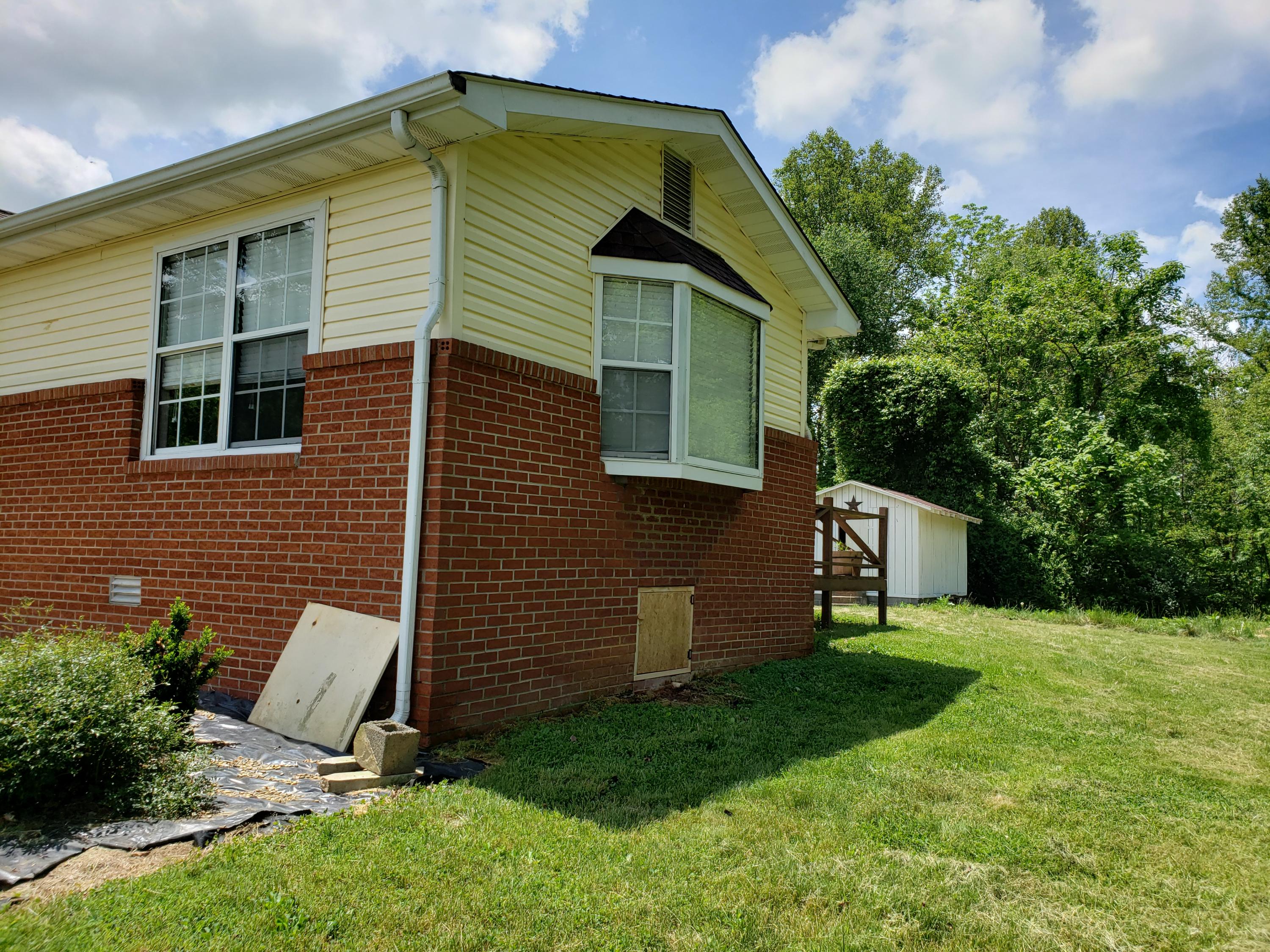 145 Holt Ridge Road Tazewell, TN 37879 - Photo 2 of 23 20190510_131700