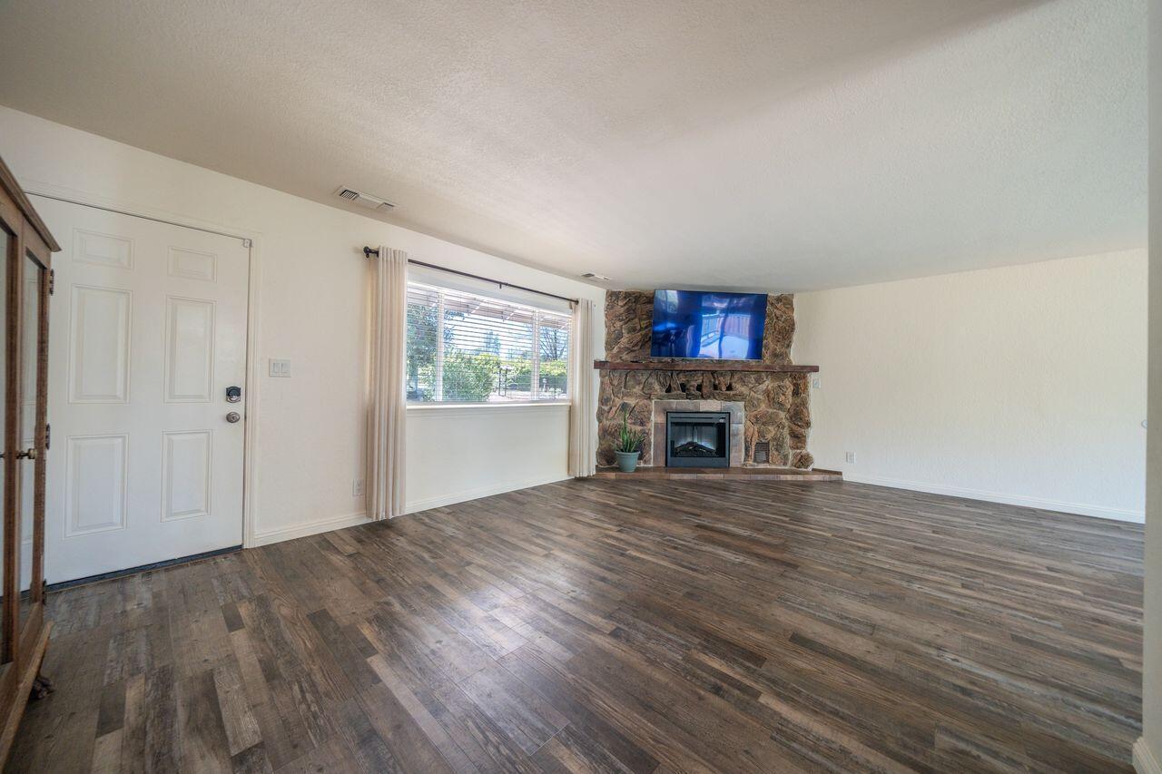 3170 Keswick Dam Road Redding, CA 96003 - Photo 4 of 39 0gP4Rn5Q