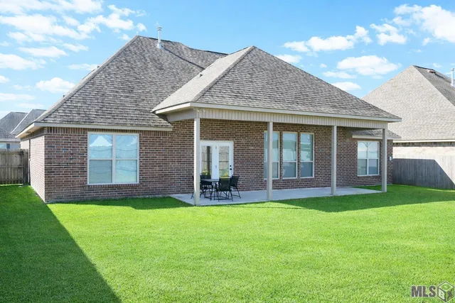 $349,000 | 359 Royal Oak Blvd., Thibodaux, LA 70301