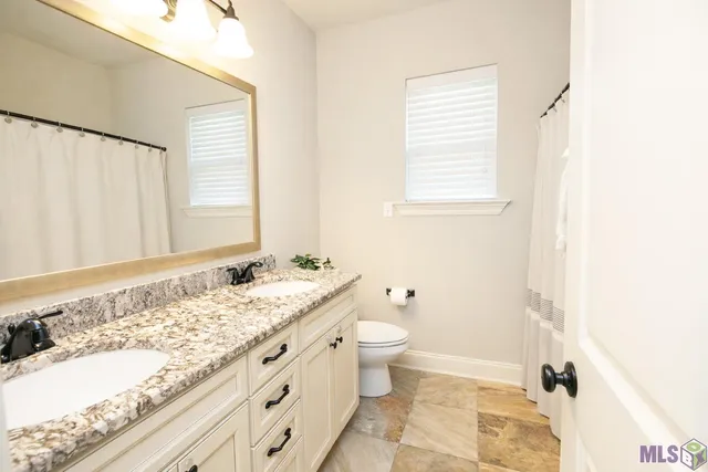 $349,000 | 359 Royal Oak Blvd., Thibodaux, LA 70301