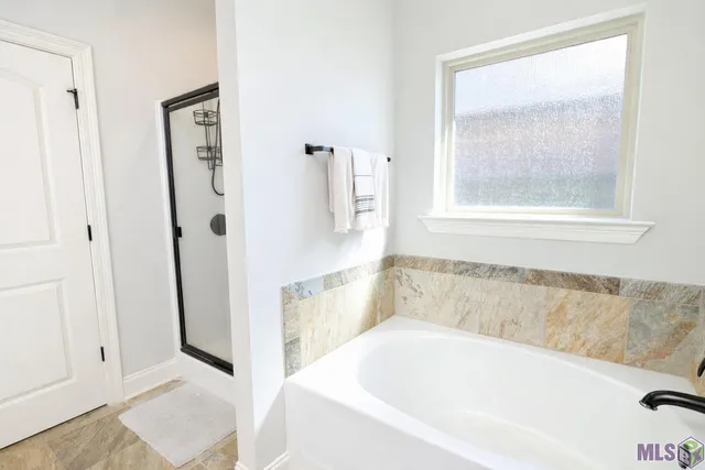 $349,000 | 359 Royal Oak Blvd., Thibodaux, LA 70301