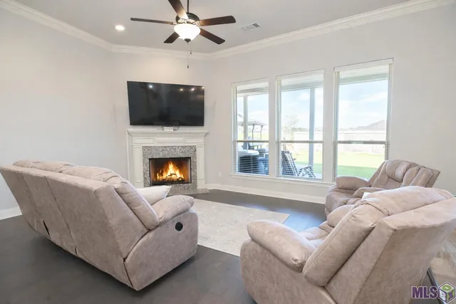 $349,000 | 359 Royal Oak Blvd., Thibodaux, LA 70301