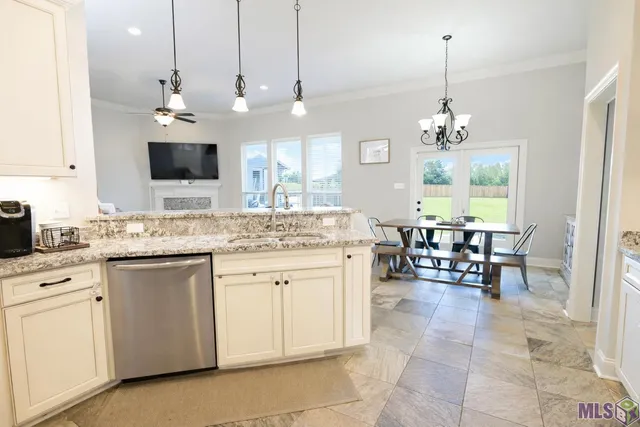 $349,000 | 359 Royal Oak Blvd., Thibodaux, LA 70301