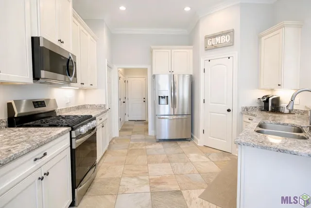 $349,000 | 359 Royal Oak Blvd., Thibodaux, LA 70301