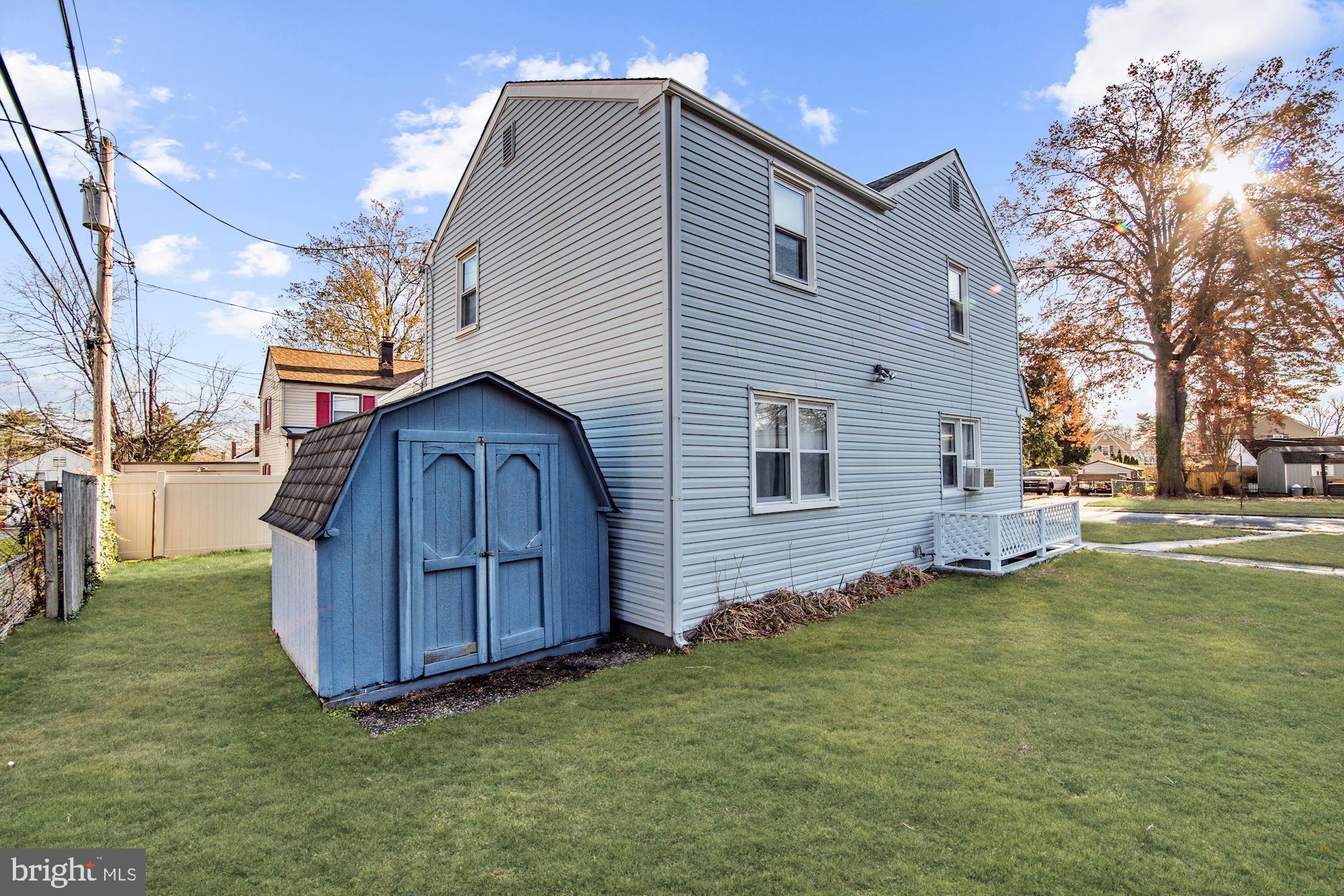 717 Thorndale Road Aldan, PA 19018 - Photo 22 of 23 Side View