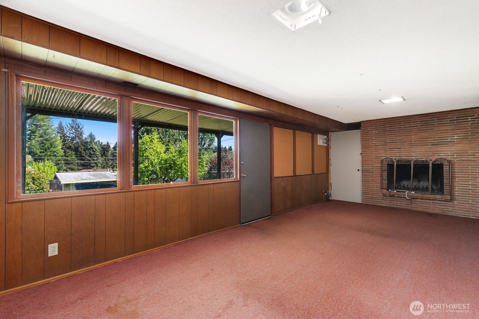 11218 35th Avenue Southwest Seattle, WA 98146 - Photo 13 of 36