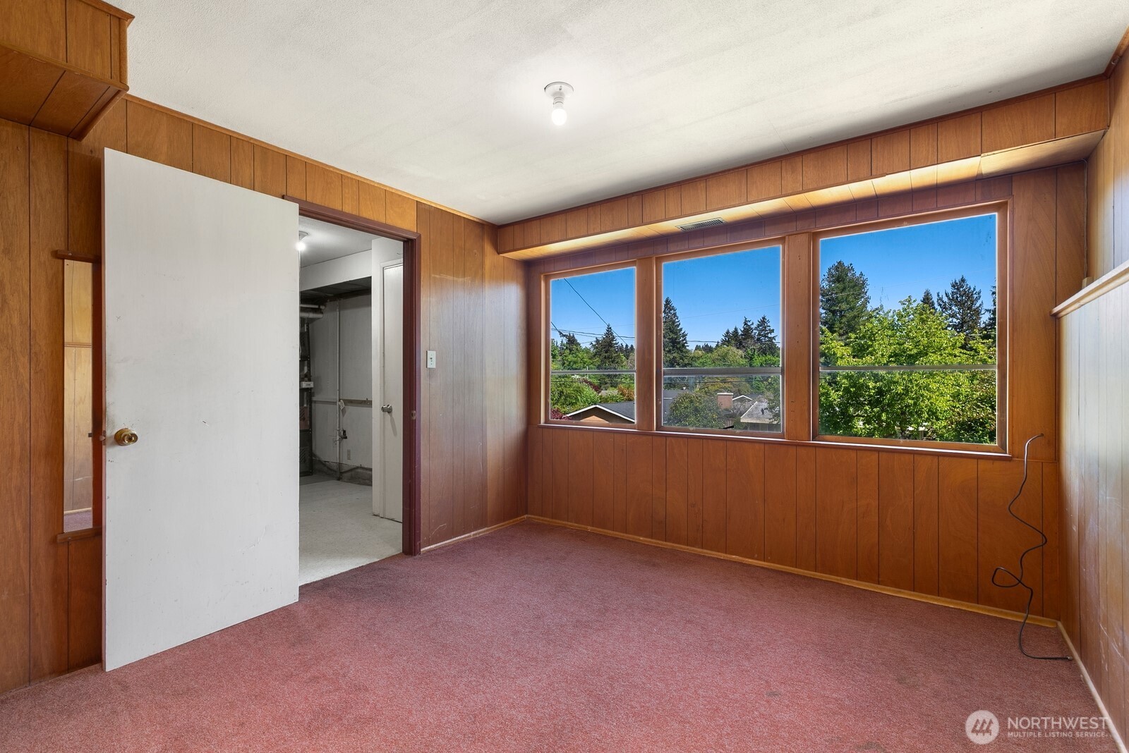 11218 35th Avenue Southwest Seattle, WA 98146 - Photo 17 of 36