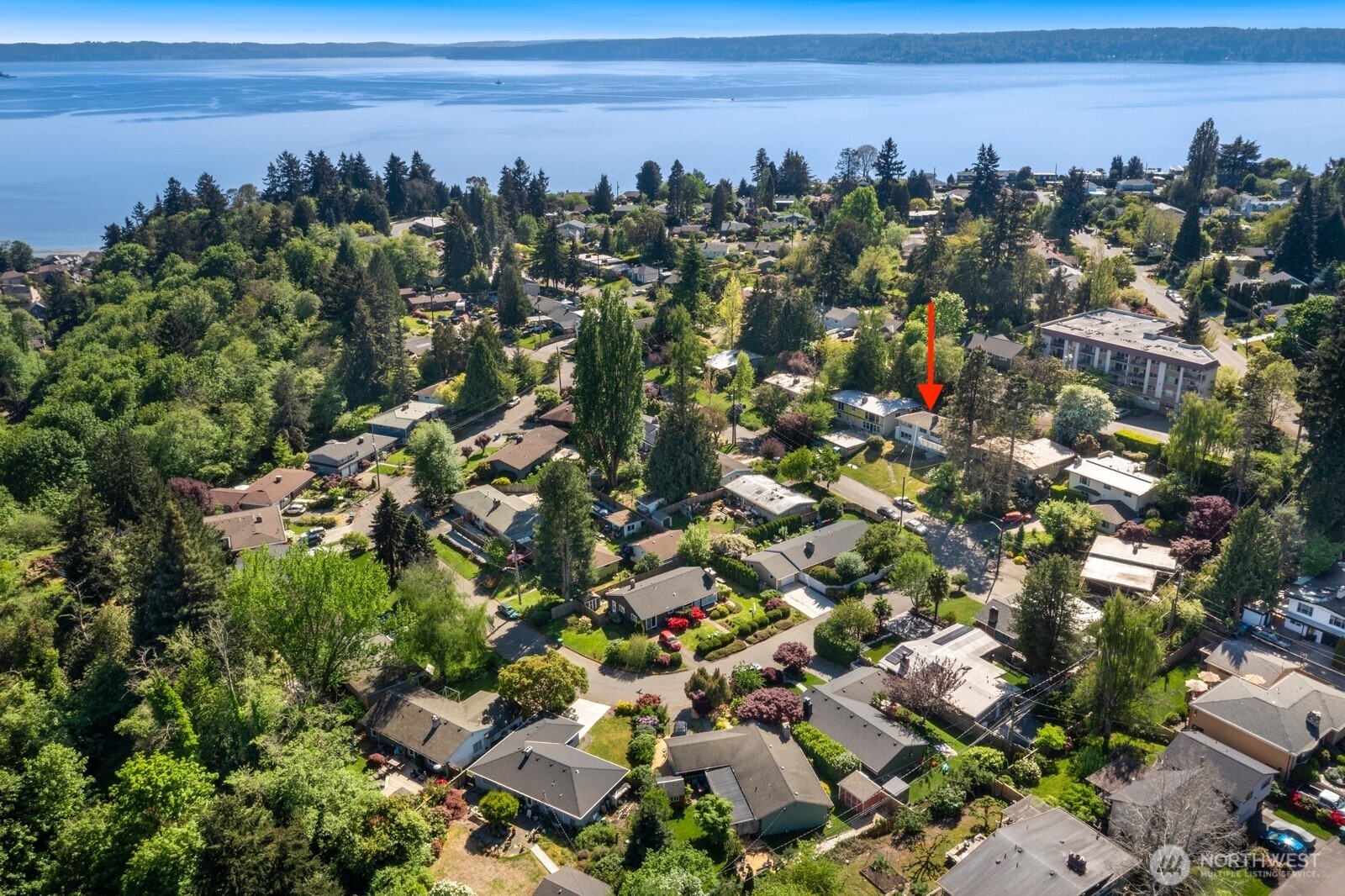 11218 35th Avenue Southwest Seattle, WA 98146 - Photo 33 of 36