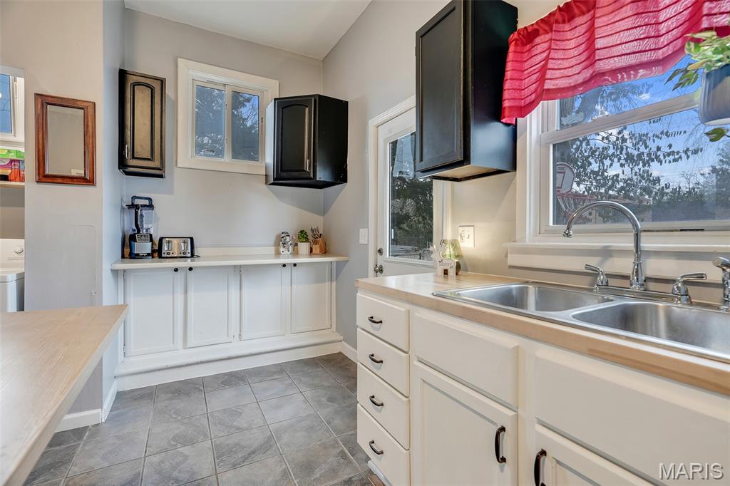 802 North Church Street Belleville, IL 62220 - Photo 15 of 31