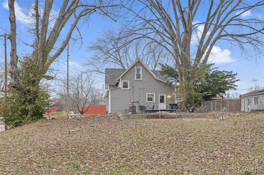 802 North Church Street Belleville, IL 62220 - Photo 4 of 31