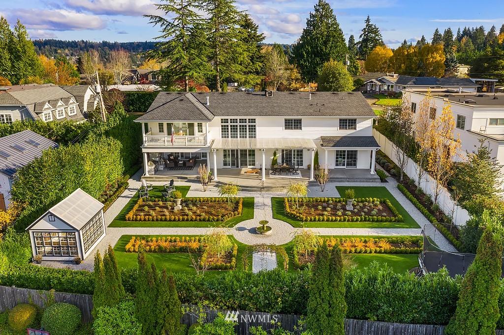 9262 Points Drive Northeast Yarrow Point, WA 98004 - Photo 2 of 40