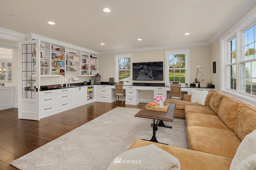 9262 Points Drive Northeast Yarrow Point, WA 98004 - Photo 12 of 40