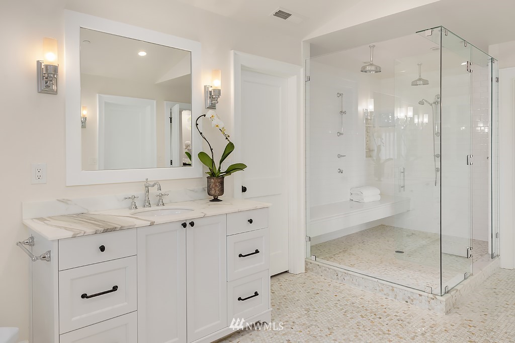 9262 Points Drive Northeast Yarrow Point, WA 98004 - Photo 19 of 40