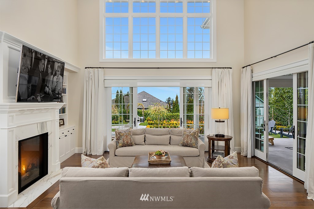 9262 Points Drive Northeast Yarrow Point, WA 98004 - Photo 5 of 40