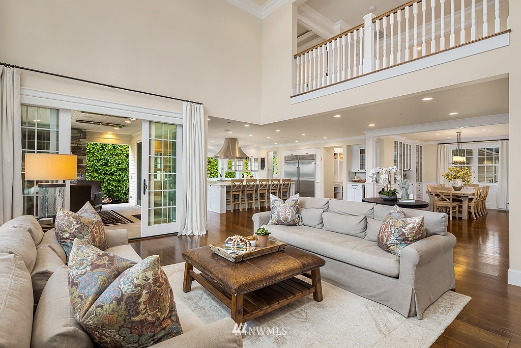 9262 Points Drive Northeast Yarrow Point, WA 98004 - Photo 7 of 40